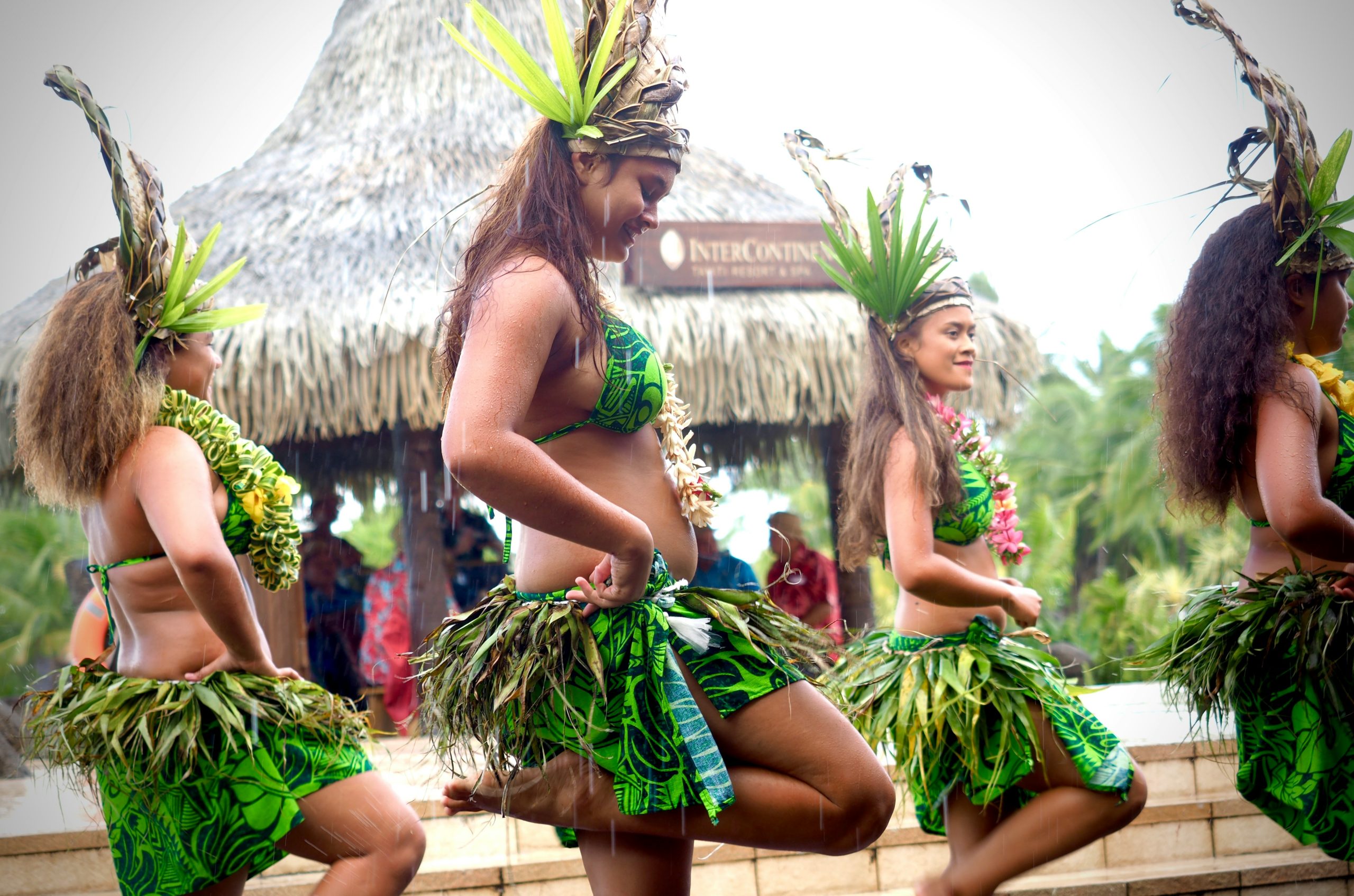 discover the beauty of tahiti with our tourism guide. plan your dream vacation in tahiti with information on attractions, accommodations, and activities.